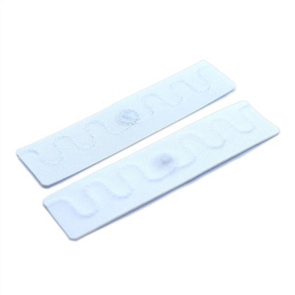 Pranje RFID nalepk na oblačilih